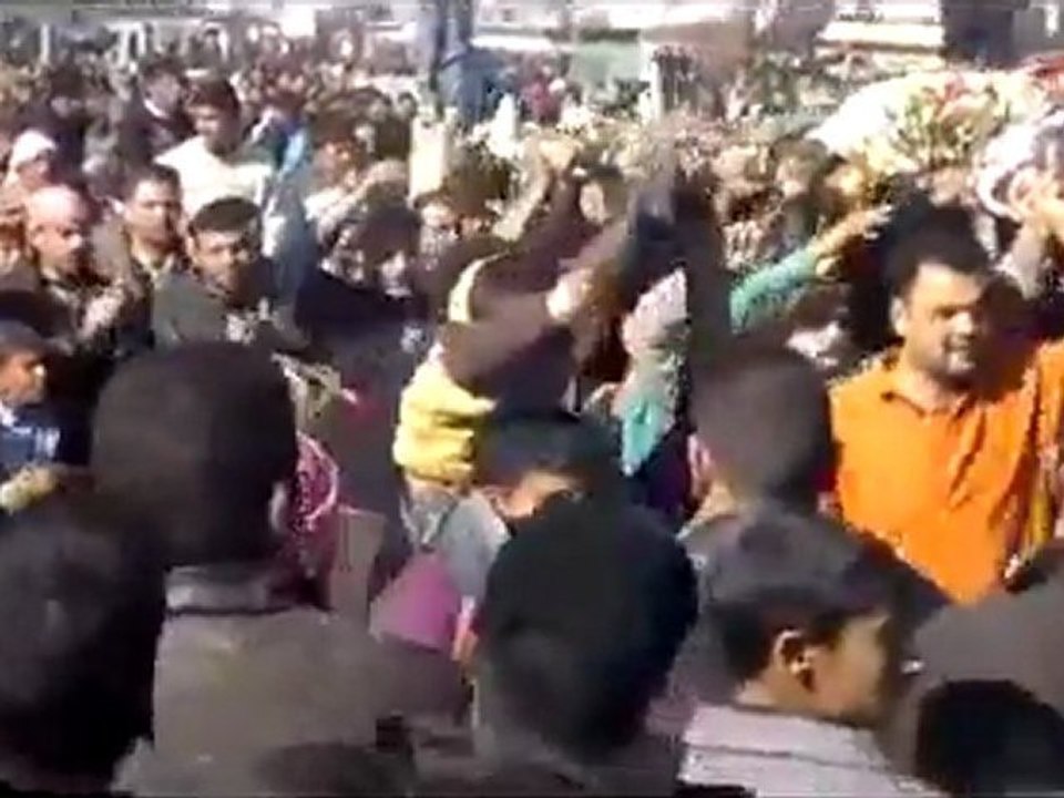 فري برس   درعا  طفس  تشييع الشهيد محمد نور الشنبور 5 12 2011 ج1