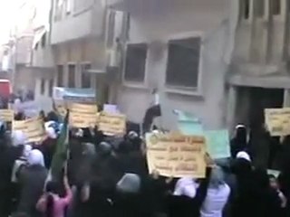 فري برس   حرائر جورة الشياح بمظاهرة في يوم الاحد كلمة لحرة 4 12 2011