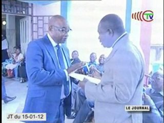 Remise d’une ambulance au centre de santé de Mayangui