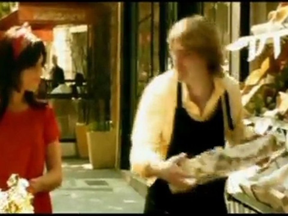 SOFIA GONS - Paris S'éveille