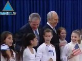 Shimon Pérès et les enfants d'Israël accueillent Georges Bush en chansons.
