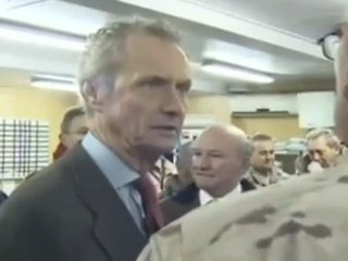 Morenés visita a las tropas en Afganistán: "Honran a su patria"