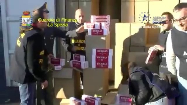 La Spezia - Sequestrate 8 tonnellate di sigarette provenienti dall'Egitto