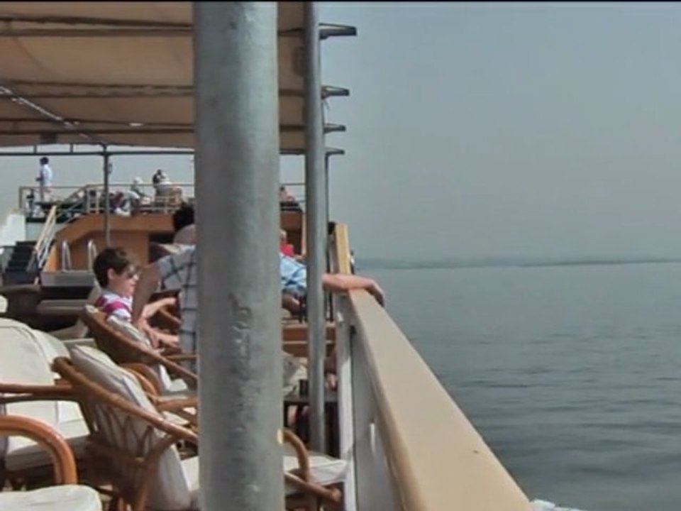 FILM 2010 04 LE NIL de Louxor à Dendara EGYPTE