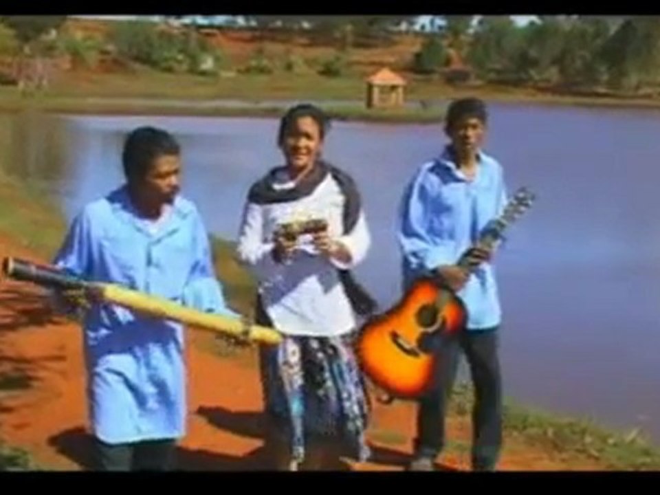 LEVELO  -  Dia niaraka isika