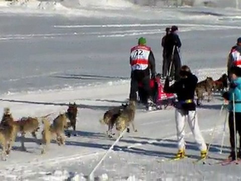 La Grande Odyssée Savoie Mont Blanc 2012 - etape 8 mass start de bessans 1km après le départ