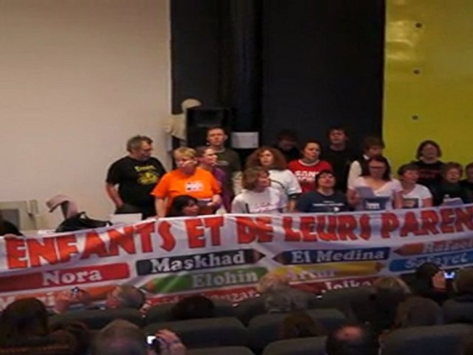 Réunion Nat. RESF - Amiens - Chorale 1 - chant rom