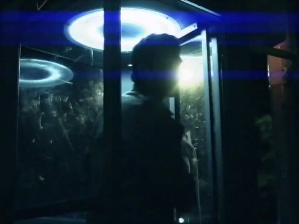 Com Truise - Brokendate