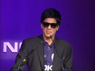 Shahrukh Khan Seems To Be Paranoid With Hosting - Bollywood Masala