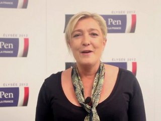 Marine Le Pen lance la toile bleu marine