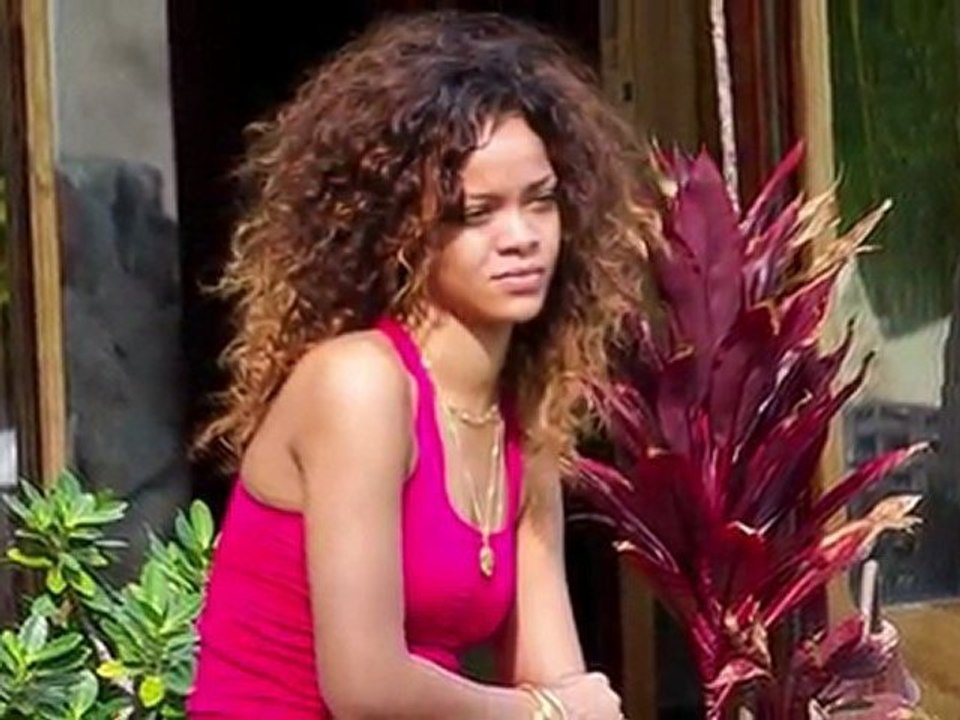 Rihanna: Rauchpause auf Hawaii