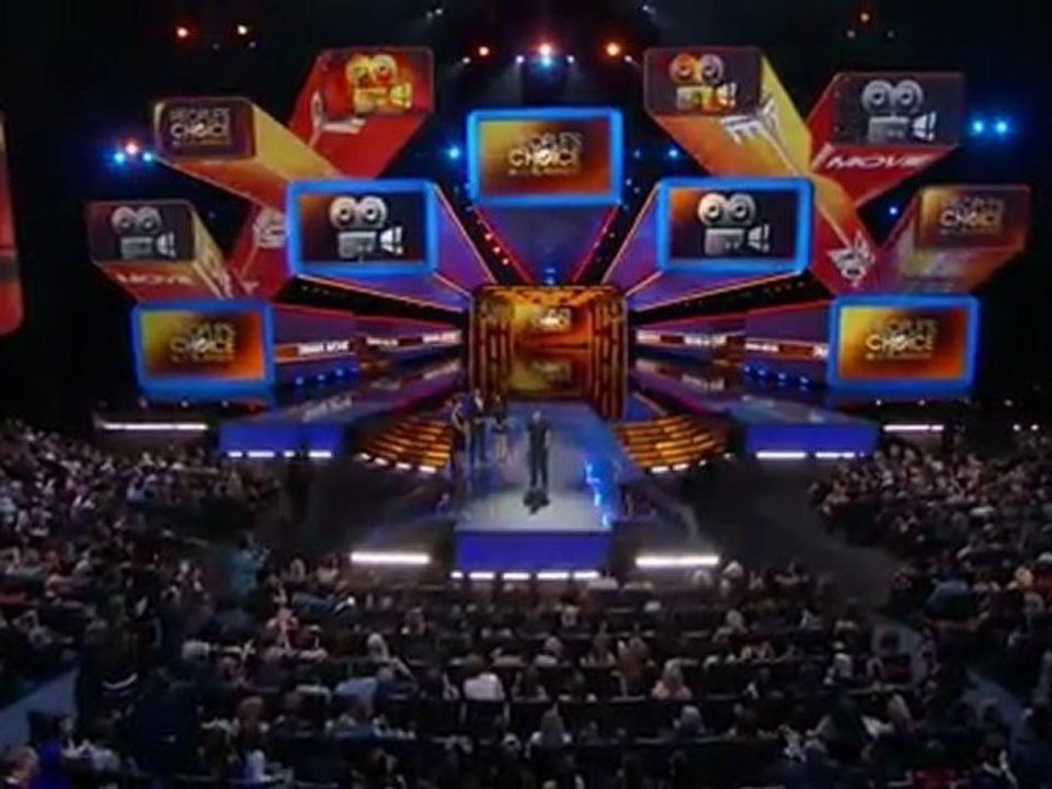The People's Choice for Favorite Drama Movie is 'Water for Elephants'