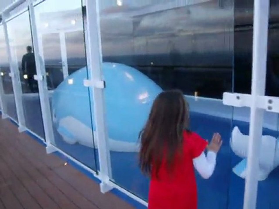 MSC Fantasia Piscine extérieur pont 15