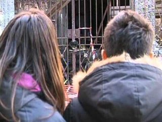 Napoli - Le fiamme incendiano la chiesa della Scorziata
