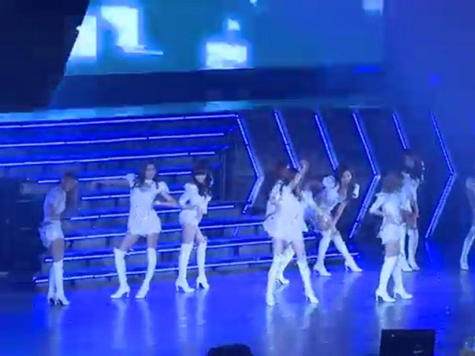 Gestiefelte K-Pop-Stars: 'Girls' Generation' erobern Hongkong