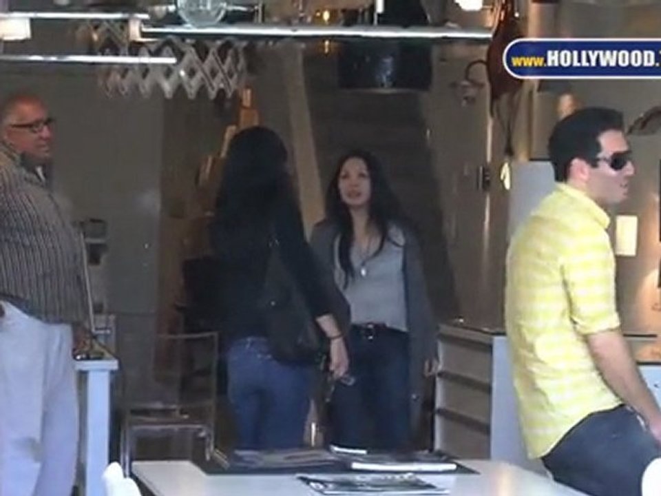 Courtney Cox Shops!!!