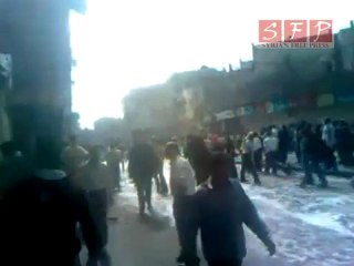 اطلاق رصاص على المتظاهرين في حمص السبت 2 4 2011 جزء 2