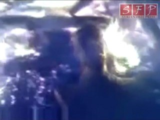 أبطال الصليبه اللاذقية يحرقون صنم حافظ أسد 4-4 -2011