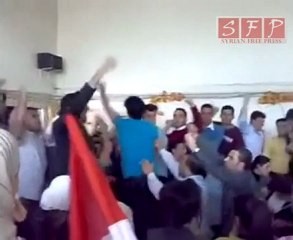 هتافات طلاب الثورة تسكت منافقي النظام السوري