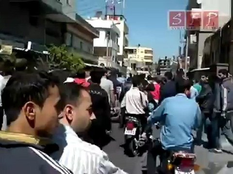 مظاهرة بانياس 15-4-2011 جزء 2