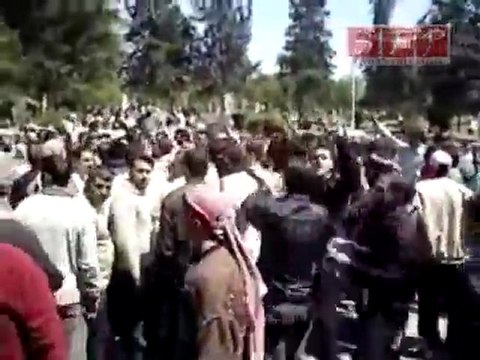 مظاهرة حماة الجمعة 15-4-2011 جزء 2