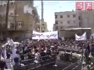 مظاهرة حاشدة في مدينة داريا 15-4-2011