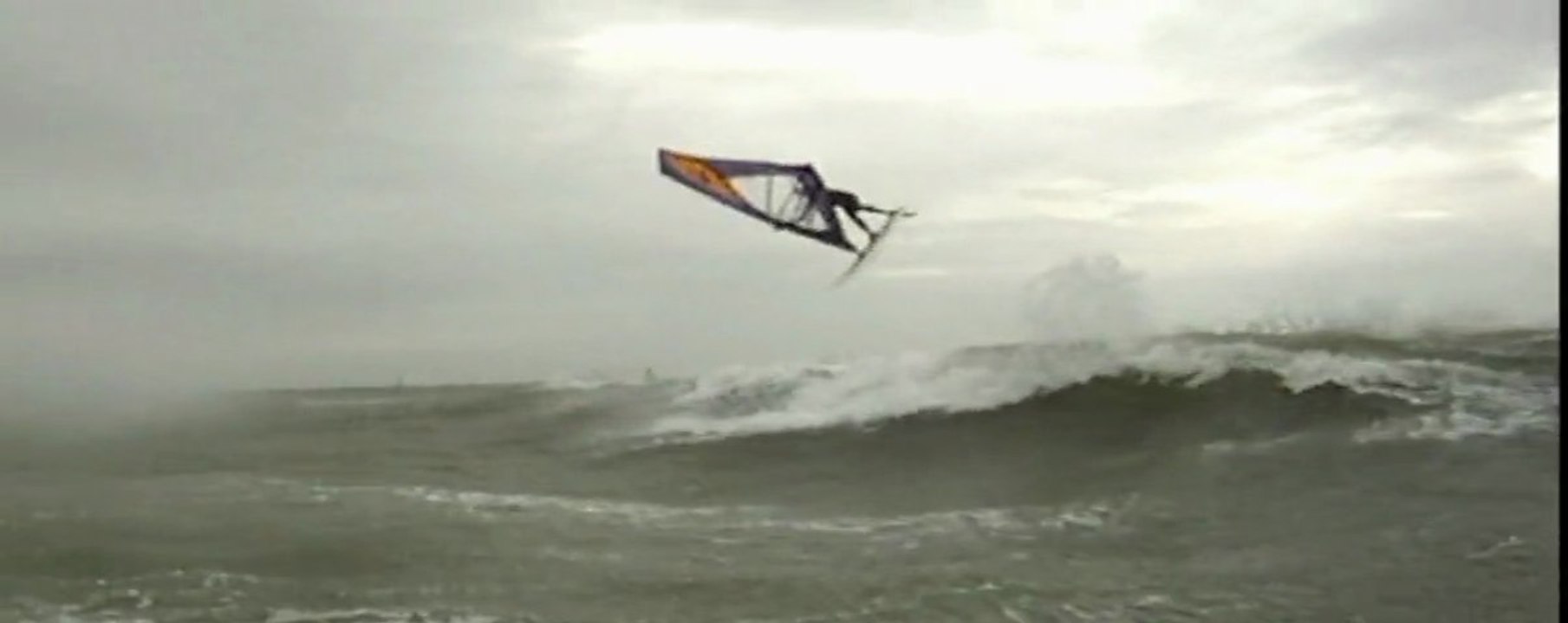Big Forward Loop by Yanick Battle Gopro HD windsurf