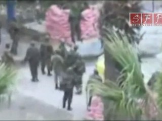 كلاب النظام يطلقون النار على المتظاهرين في اللاذقية