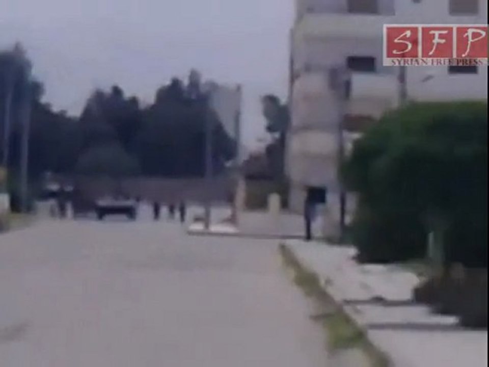 الأمن يطلق النار على المتظاهرين 26-4-2011 درعا