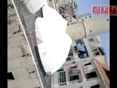 هجوم الأمن بالسيارات على المتظاهرين في الصليبة 29-4-2011