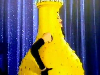 Pub Orangina - Femme Bouteille