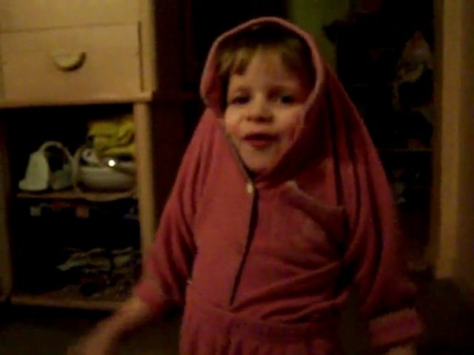 E.T chez fancky,fan de van damme dam dam é o