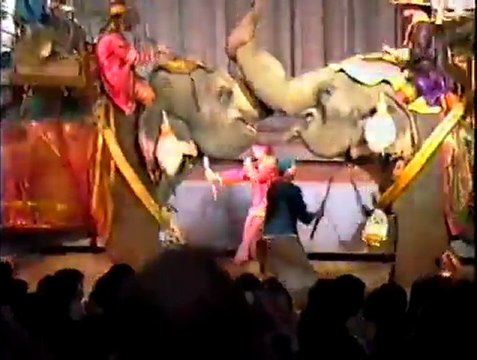 NEGAO THAILANDES E SEU GRUPO VEJAM O SHOW - YouTube