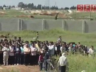 الصلاة على احد الشهداء بمدينة حمص  8-5-2011