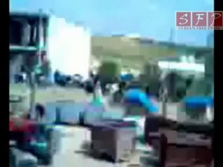 ضرب راس حافظ الأسد بالاحذيه معرة النعمان