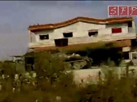 دبابات على طريق حماة قادمين من حمص 9-5-2011
