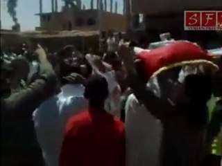 مظاهرة في قرية هجين قرب البوكمال‏ 13-5-2011