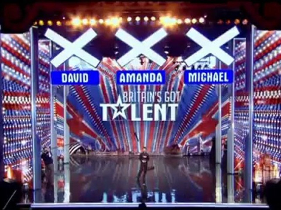 Il imite Matrix ! He imitates Matrix ! Imita Matrix !