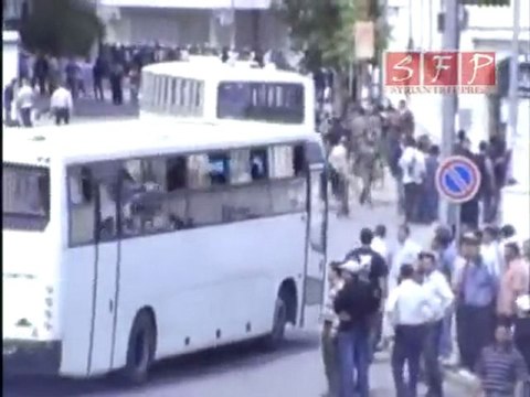 وصول باصات الامن و الجيش والشبيحة برزة 20-5-2011