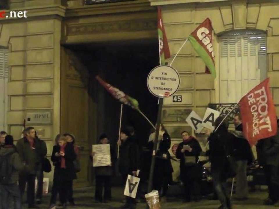Rassemblement devant l'agence de notation Standard & Poor's à l'appel du Front de Gauche (Paris-18/01/2012)
