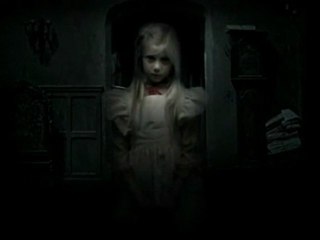 Encuentra a LA DAMA DE NEGRO (THE WOMAN IN BLACK)