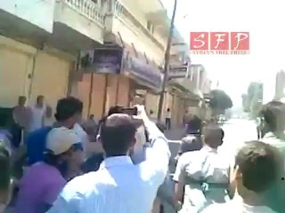 ادلب سراقب بقايا تمثال حافظ الأسد