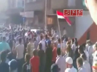 دير الزور هتافات جميلة في تشيع الشهيد عامر زمزم 14-7-2011