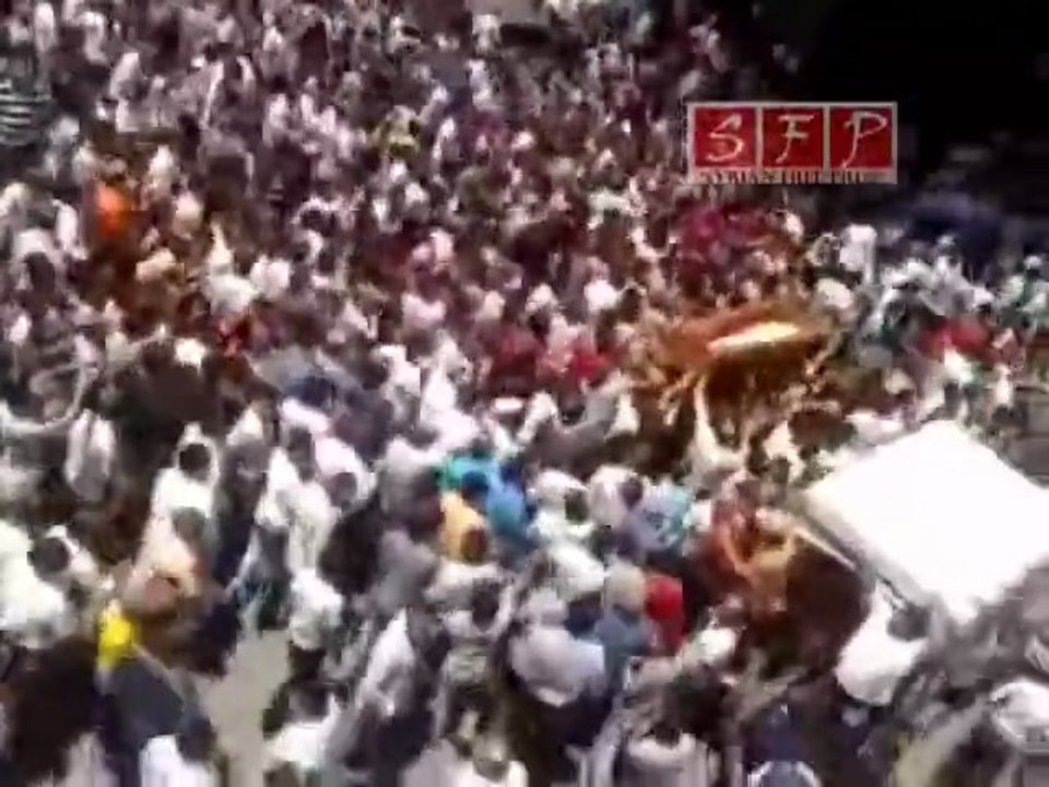 حمص تشييع الشهيد خالد حلاق 15عام في الخالدية 16-7-2011