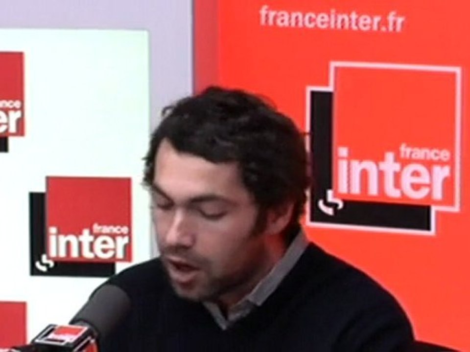 Claude Guéant en slip