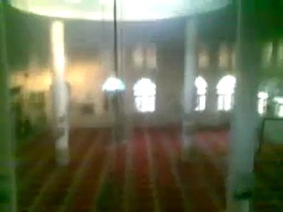 فري برس   حمص كرم الزيتون اثار القصف ع جامع الرفاعي 4 12 2011 ج1