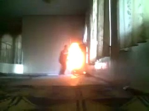 فري برس حمص كرم الزيتون اثار القصف ع جامع الرفاعي 4 12 2011 ج2