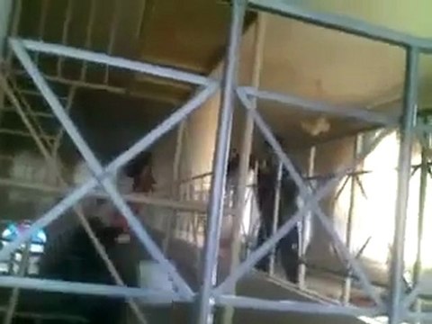 فري برس حمص كرم الزيتون اثار القصف ع جامع الرفاعي 4 12 2011 ج3