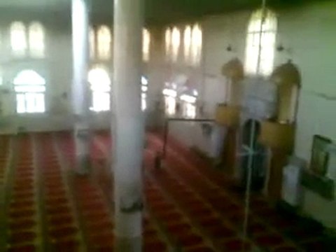 فري برس حمص كرم الزيتون اثار القصف ع جامع الرفاعي 4 12 2011 ج5