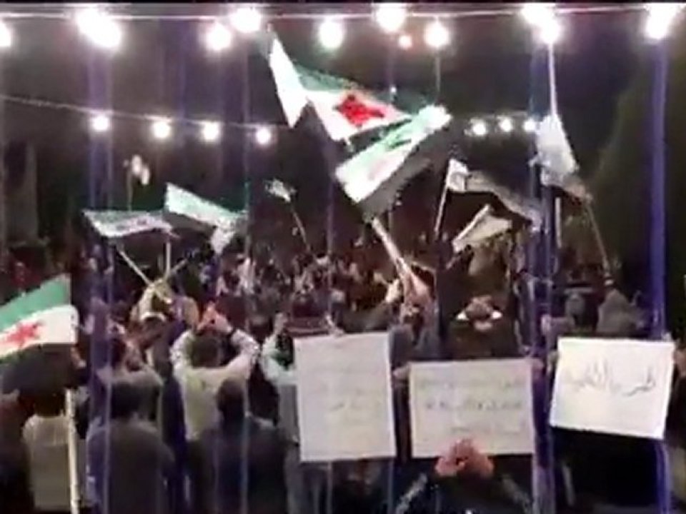 فري برس   حمص مسائية الانشاءات سورية نحن معاك للموت 4 12 2011
